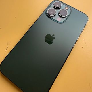 iPhone 13 Pro Verde + x2 Protezione Schermo