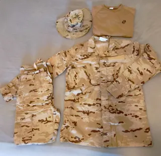 Traje Militar Árido Camuflaje