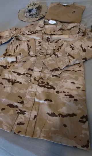 Traje Militar Árido Camuflaje