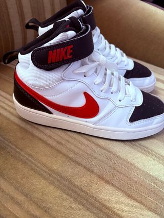 Zapatillas Nike Altas Blancas y Rojas