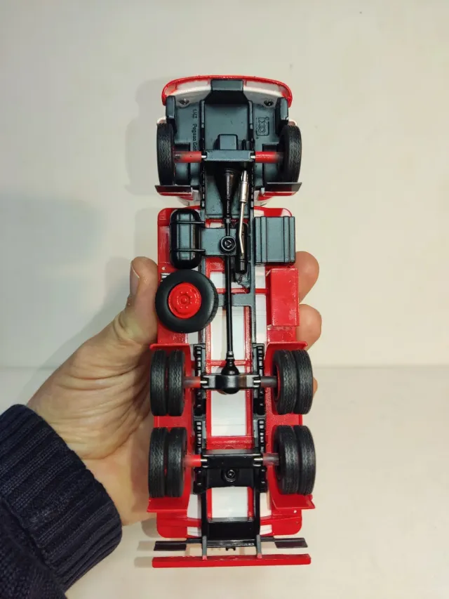 Pegaso Cisterna Agua 1/43