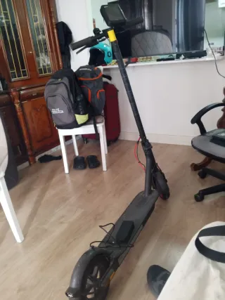 Patinete Eléctrico Xiaomi + Cargador