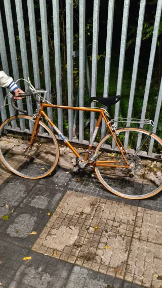 Bicicleta carretera BH antigua