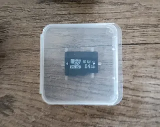 Videoportero con pantalla y 6 llaves.Cuesta 380€