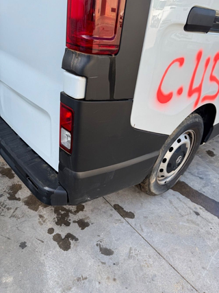 Puntera Paragolpes Trasera Derecha Nissan NV250