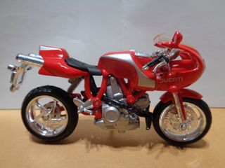 Ducati MH 900 E (1/18)