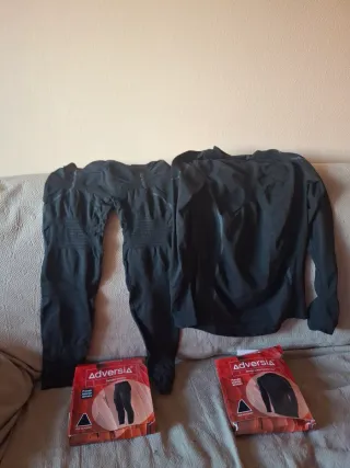 Conjunto Térmico Adversia Camiseta y Pantalón L