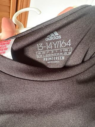 Camiseta Adidas Negra y Blanca Poliéster