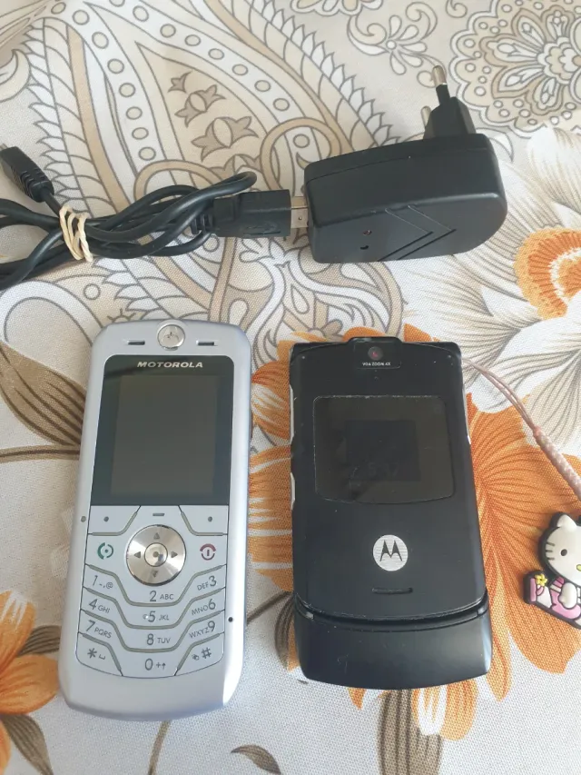 Confezione Motorola V3 Nero e V3i Argento