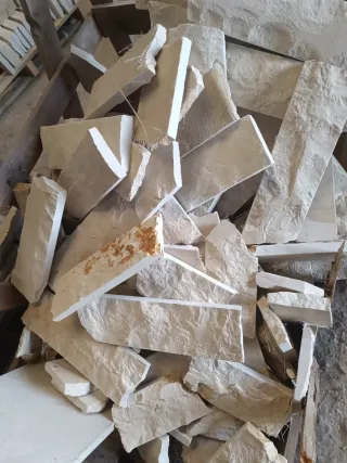 Mármol Crema Marfil Escarfilado