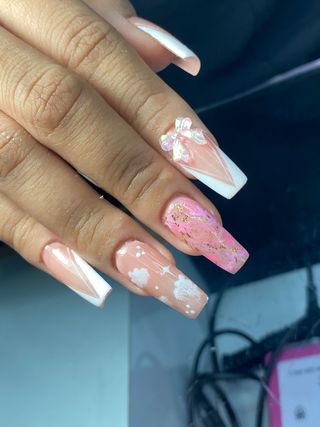 Manicurista a DOMICILIO