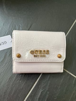 Monedero Guess Blanco y Dorado