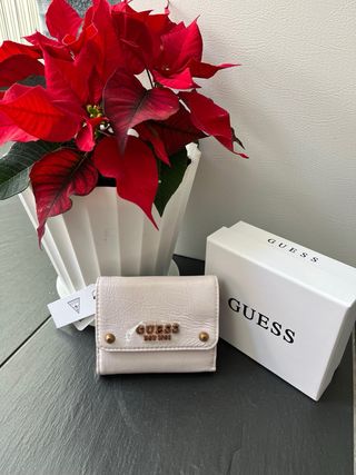 Monedero Guess Blanco y Dorado