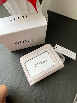 Monedero Guess Blanco y Dorado