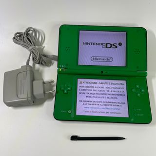 Nintendo DSi XL Verde