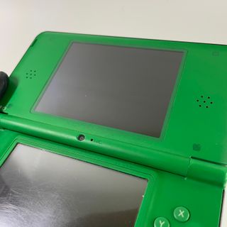 Nintendo DSi XL Verde