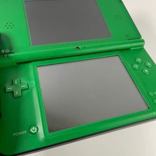 Nintendo DSi XL Verde