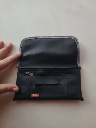 Cartera de tabaco gris y rosa