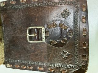 Bolso de cuero hecho a mano