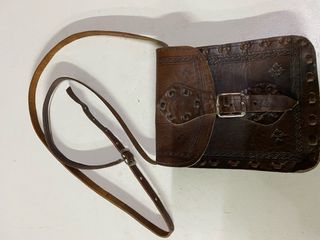 Bolso de cuero hecho a mano