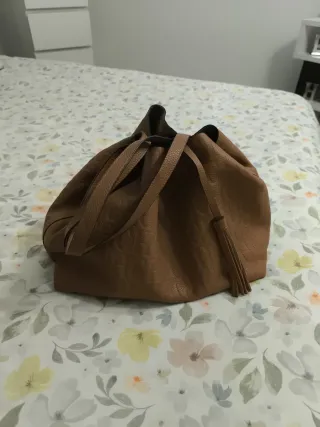 Bolso de piel marrón