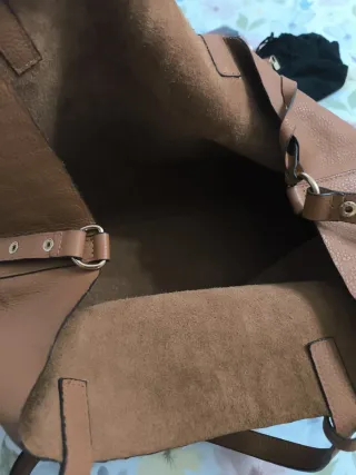 Bolso de piel marrón