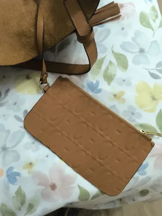 Bolso de piel marrón