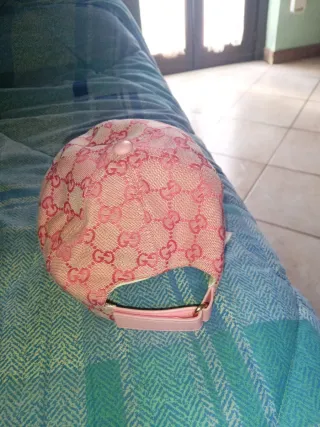 Cappello Gucci rosa monogramma GG