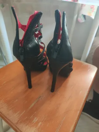 Scarpe Tulipano nere e rosse Tg 36