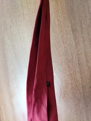 Corbata de seda roja