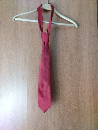 Corbata de seda roja