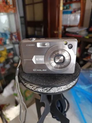 Cámara Digital Casio Exilim EX-Z850 Plata