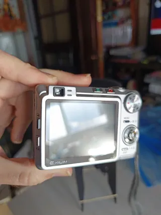 Cámara Digital Casio Exilim EX-Z850 Plata