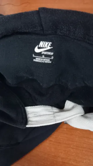 Felpa Nike Nera con Cappuccio