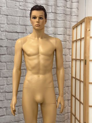 Maniquí hombre entero beige- con cabeza desm- URGE