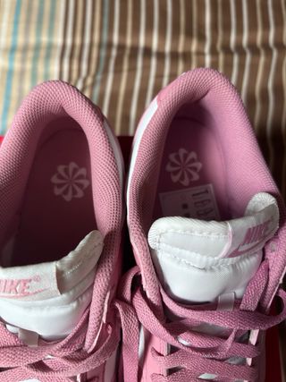 Nike Dunk Low Rosa y Blanco Talla 42