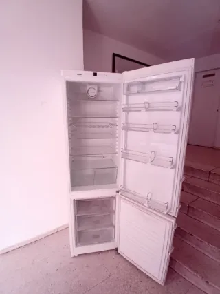 Nevera Liebherr blanca