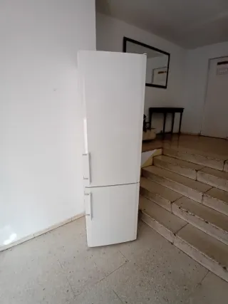 Nevera Liebherr blanca