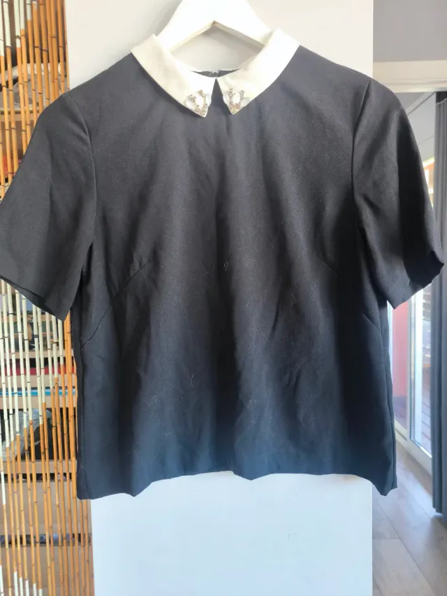 Blusa H&M Negra Cuello Decorado Talla XS