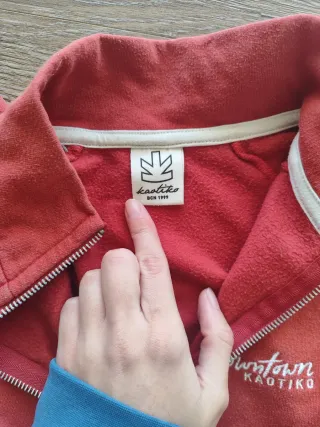 Sudadera Kaotiko corta cremallera roja