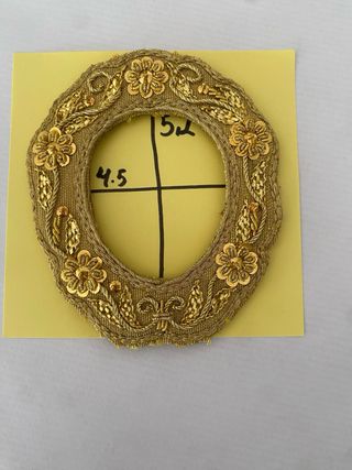 Rostrillo bordado oro sobre terciopelo burdeos