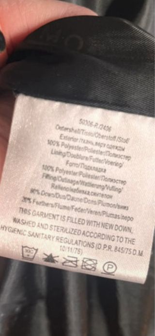 Plumas Beaumont Negro con Capucha