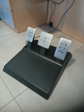 Volante Thrustmaster T300