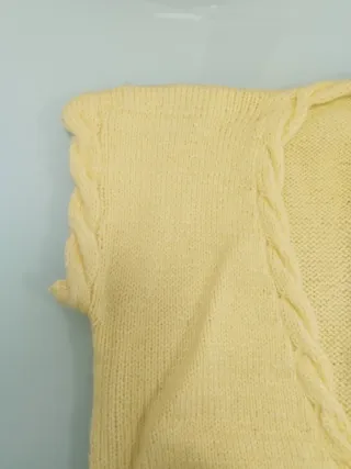 Chaleco de lana tejido a mano