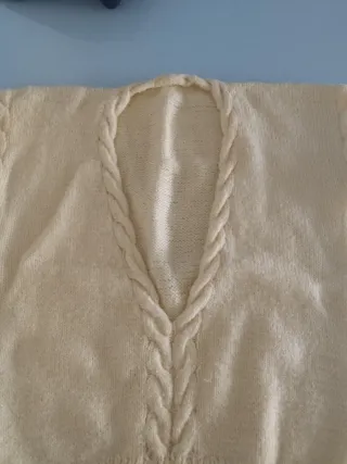 Chaleco de lana tejido a mano