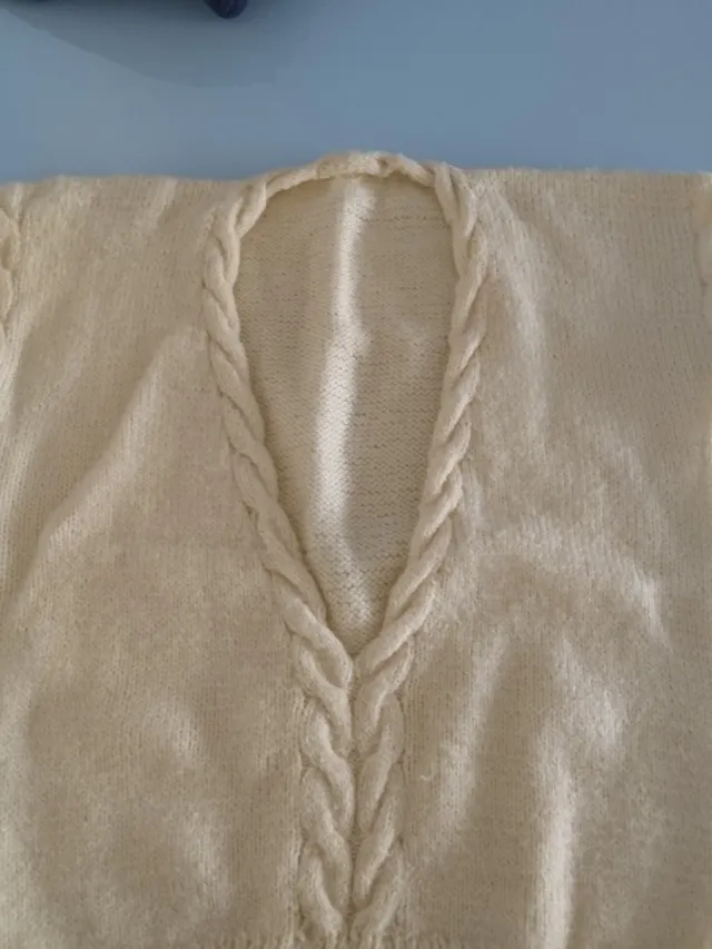 Chaleco de lana tejido a mano