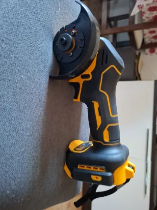 Radial DeWalt Pequeño