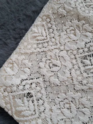 Elegante Copricuscino in Pizzo