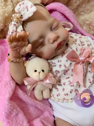 Reborn puedes venir a verla y tambien envío