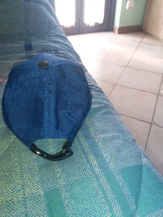 Cappello Gucci Blu con Logo Oro